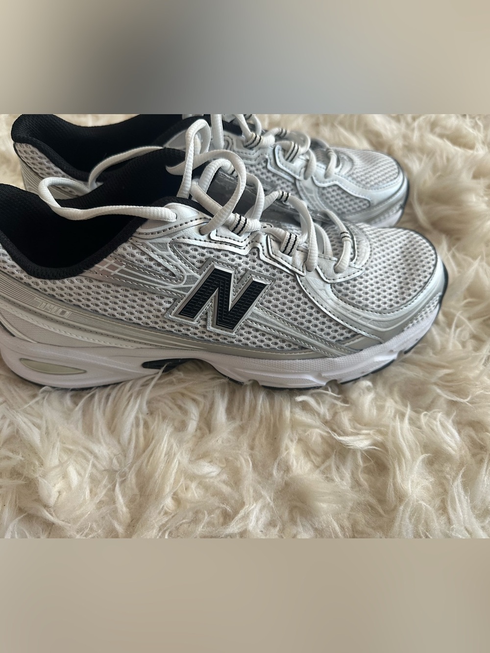 New Balance unisex Size 9.5 women’s- 8 men’s sneakers